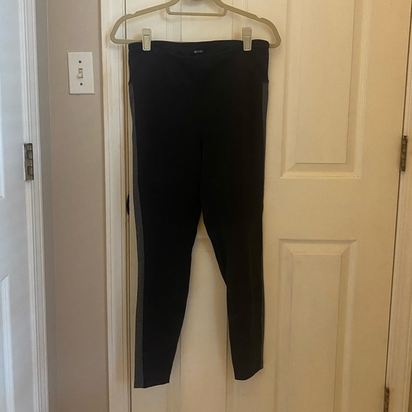 EUC Avia Size Large Leggings - Picture 3 of 4